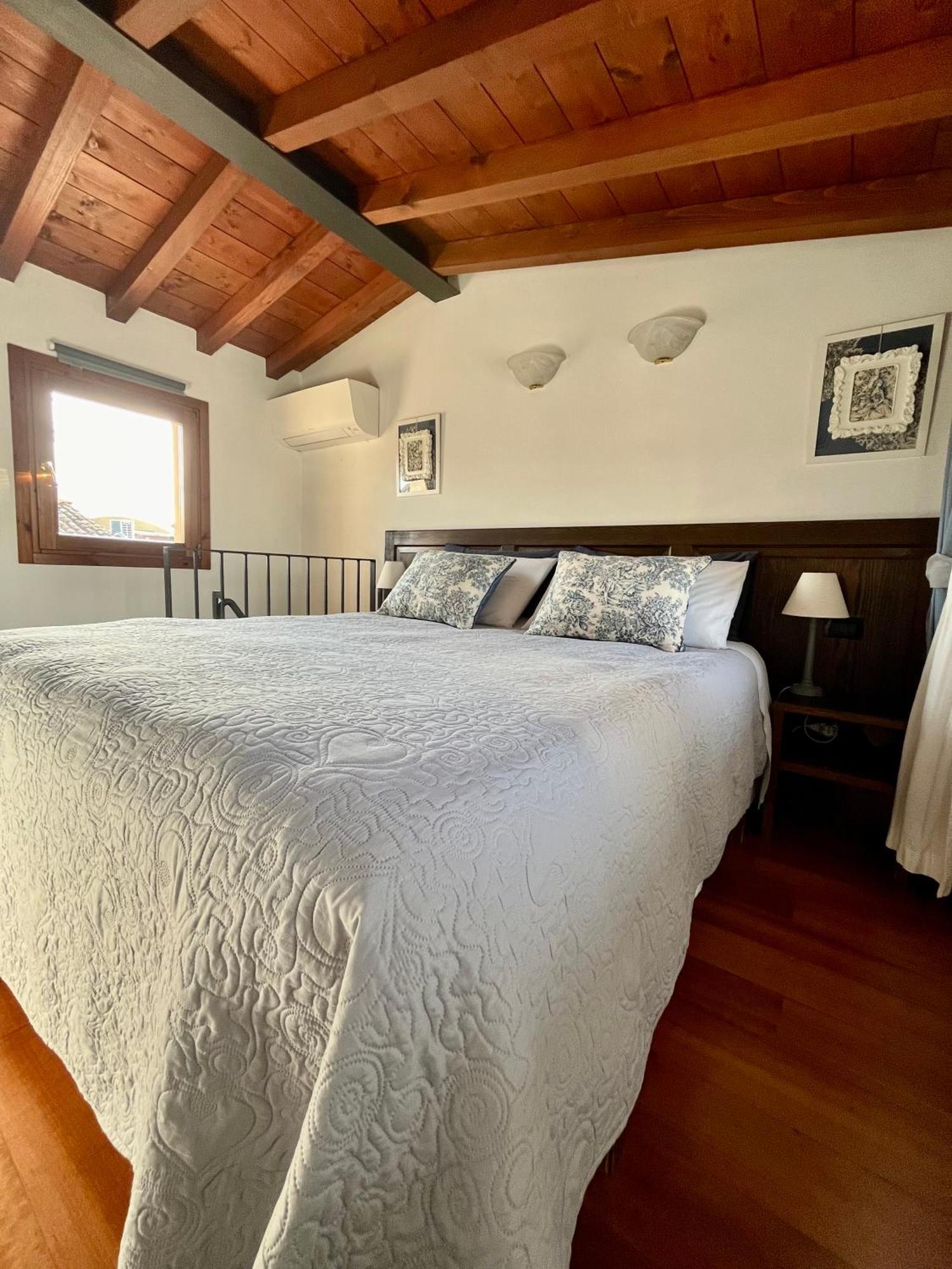 Porto Valentino Apartment Сирмионе Экстерьер фото