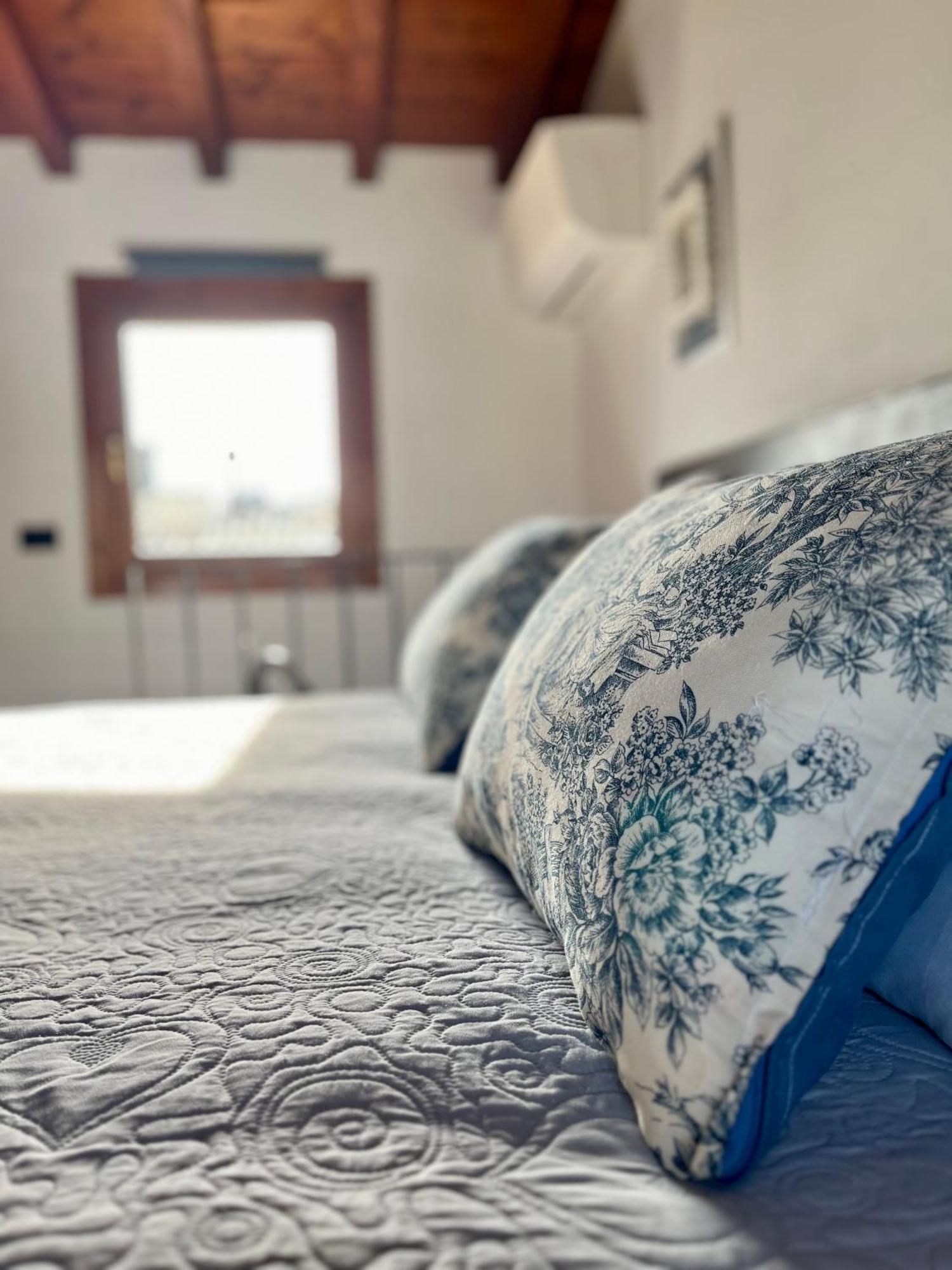 Porto Valentino Apartment Сирмионе Экстерьер фото