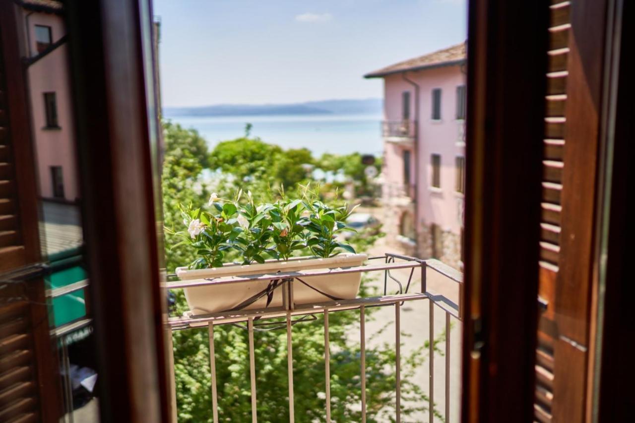 Porto Valentino Apartment Сирмионе Экстерьер фото